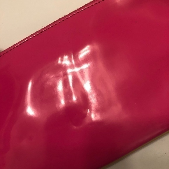 Kate spade pink patent leather wristlet clutch bag